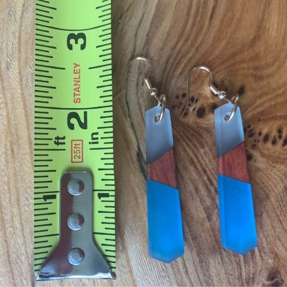 Brand new trendy wood and blue resin drop earrings 2.5" in length - Picture 2 of 2
